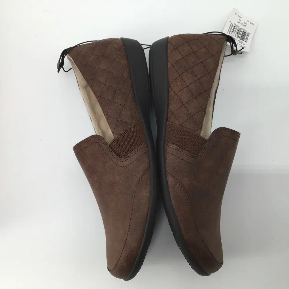 NEW IN BOX J/Sport Lisa Loafers Brown Quilted Comfort Womens 11 Slip On Shoe
